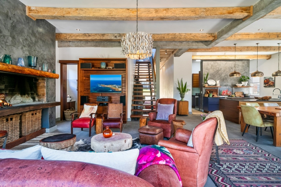 4 Bedroom Property for Sale in Buffalo Bay Western Cape